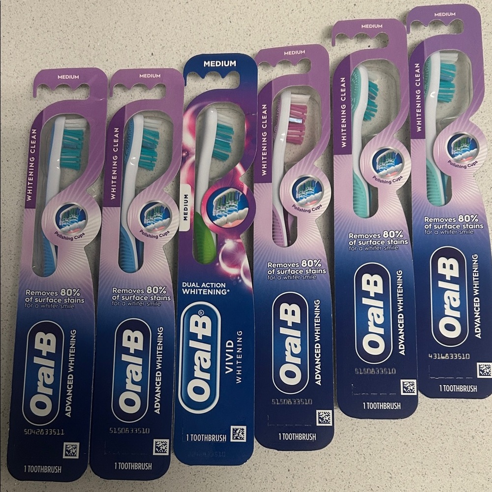 Oral B Advanced Whitening Medium Toothbrush - Blue (pack of 6)